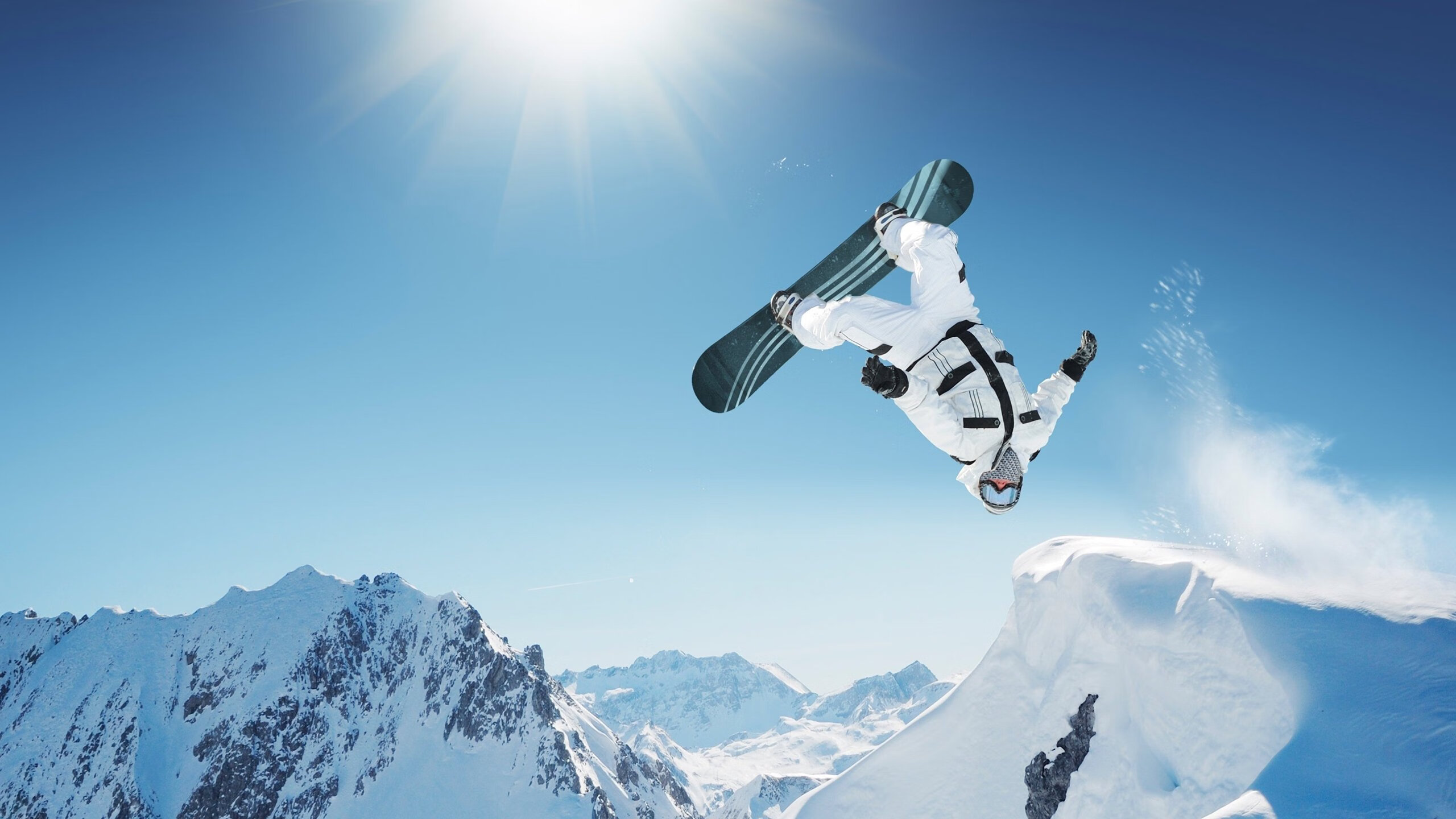 开云在线直播-足球裁判技术装备实现智能化，执法更公平，足球裁判工具包